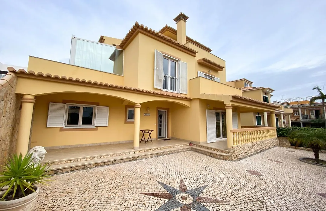 Holiday House Praia D Ana-1